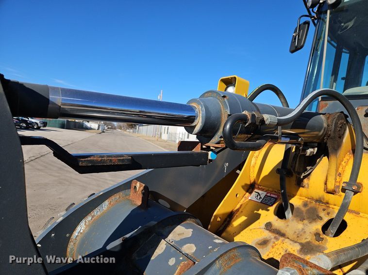 image for item OJ9525 2007 John Deere 444J wheel loader