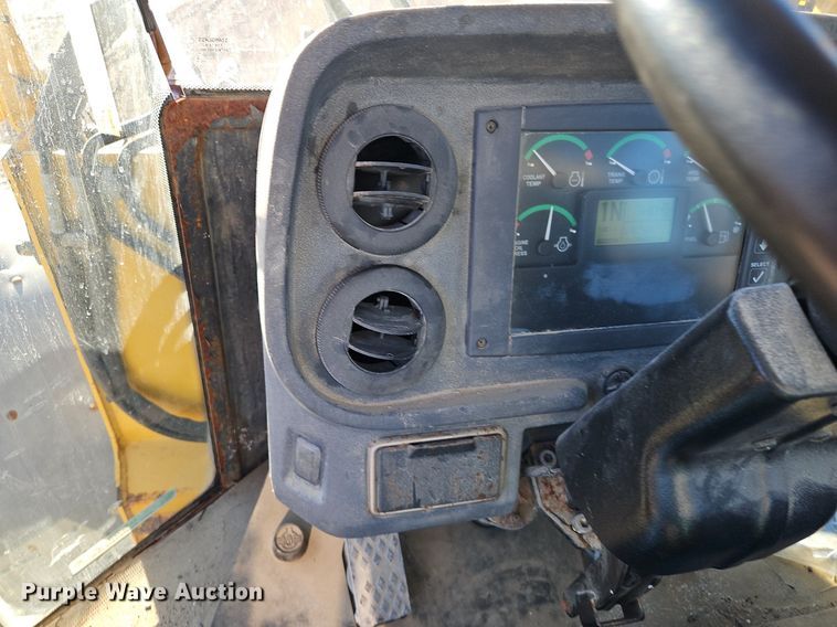 image for item OJ9525 2007 John Deere 444J wheel loader