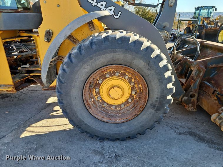 image for item OJ9525 2007 John Deere 444J wheel loader