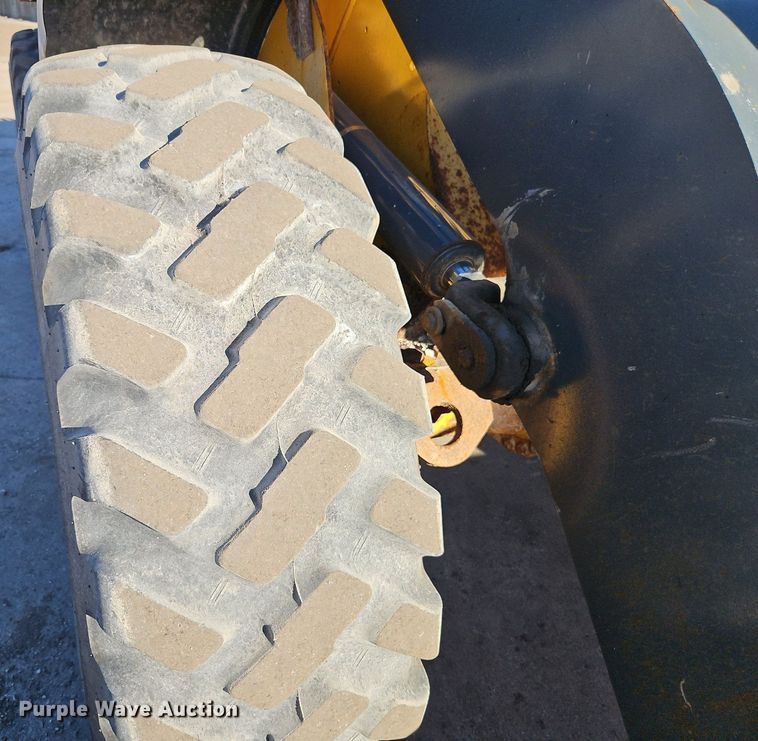 image for item OJ9525 2007 John Deere 444J wheel loader