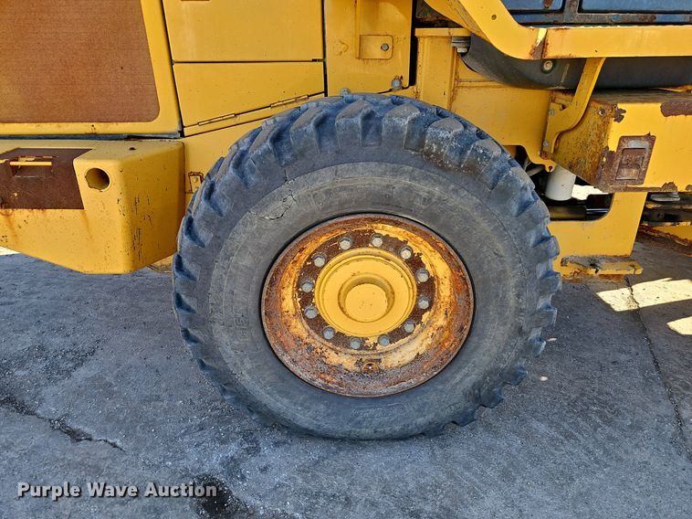 image for item OJ9525 2007 John Deere 444J wheel loader