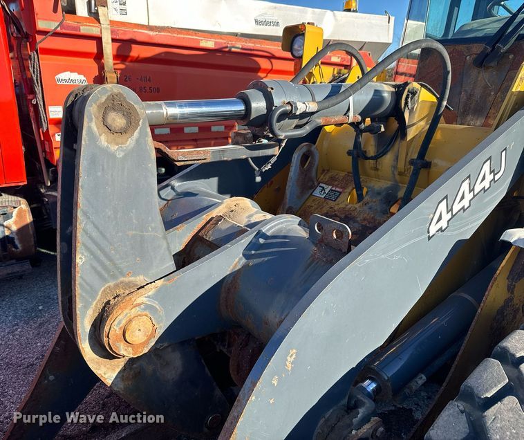 image for item OJ9526 2005 John Deere 444J wheel loader