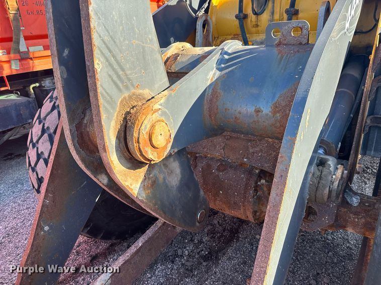 image for item OJ9526 2005 John Deere 444J wheel loader