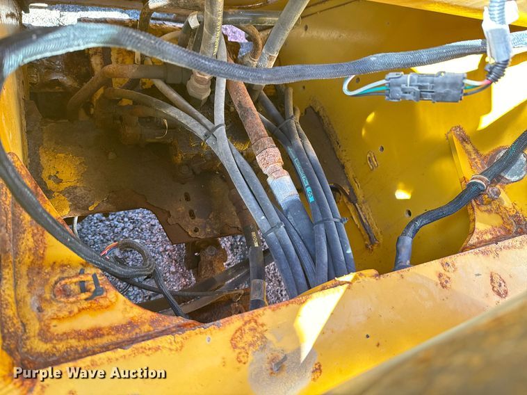 image for item OJ9526 2005 John Deere 444J wheel loader