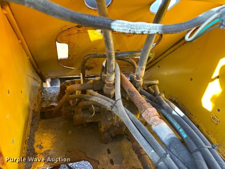 image for item OJ9526 2005 John Deere 444J wheel loader