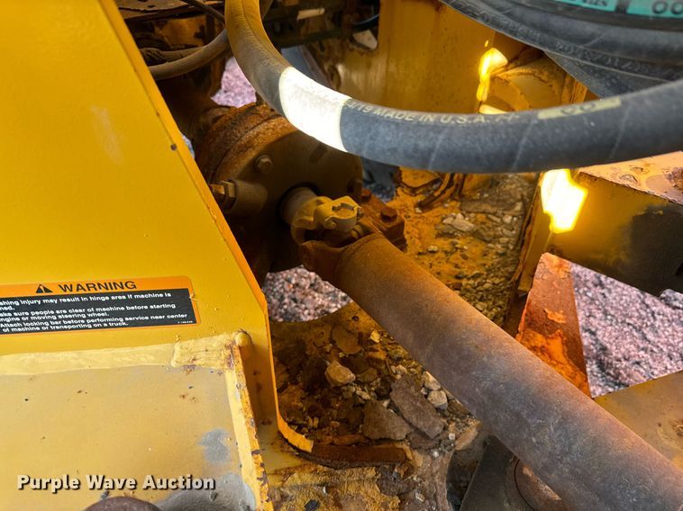 image for item OJ9526 2005 John Deere 444J wheel loader