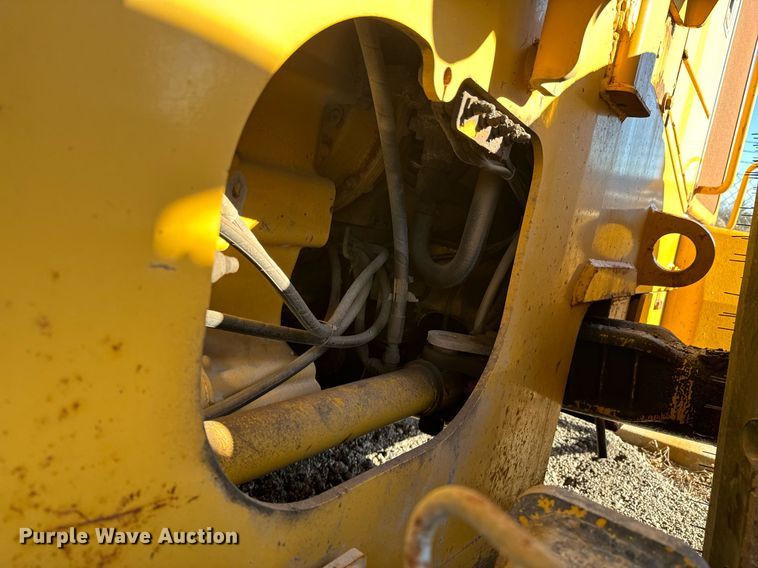 image for item OJ9526 2005 John Deere 444J wheel loader