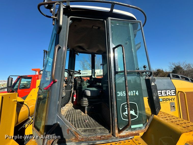 image for item OJ9526 2005 John Deere 444J wheel loader