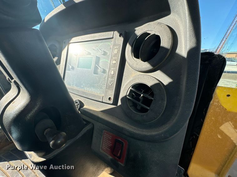 image for item OJ9526 2005 John Deere 444J wheel loader