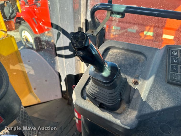 image for item OJ9526 2005 John Deere 444J wheel loader