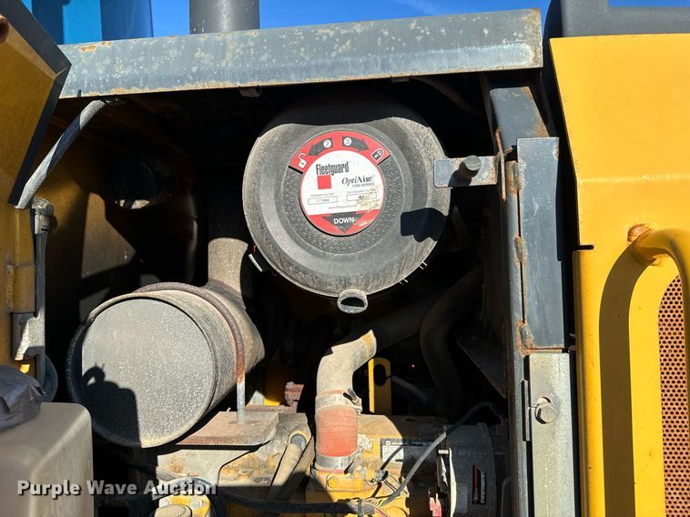 image for item OJ9526 2005 John Deere 444J wheel loader