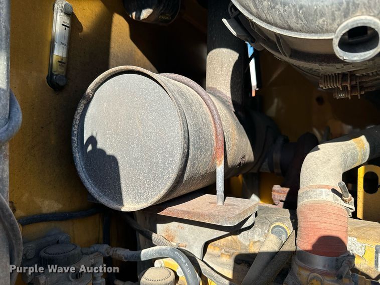 image for item OJ9526 2005 John Deere 444J wheel loader