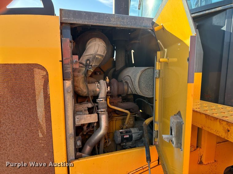 image for item OJ9526 2005 John Deere 444J wheel loader