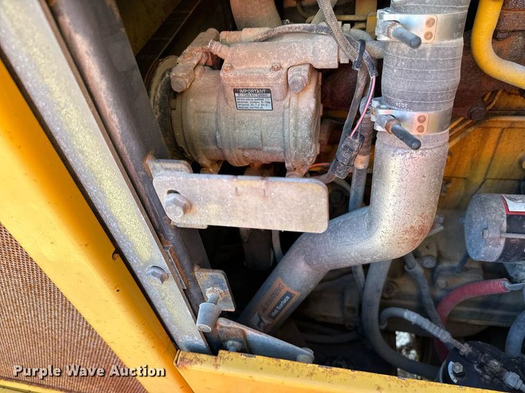 image for item OJ9526 2005 John Deere 444J wheel loader