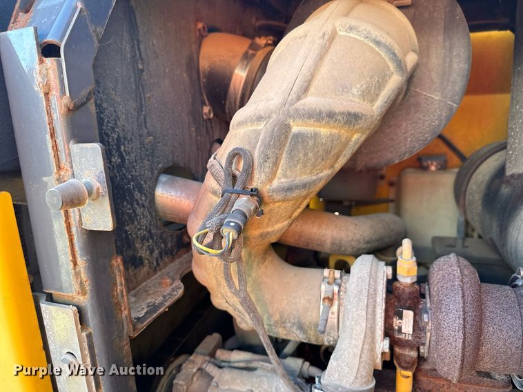 image for item OJ9526 2005 John Deere 444J wheel loader