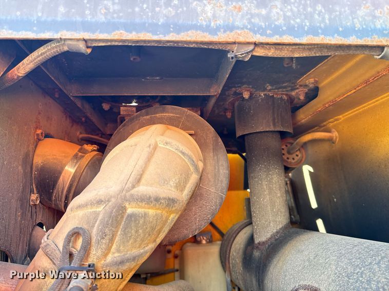 image for item OJ9526 2005 John Deere 444J wheel loader