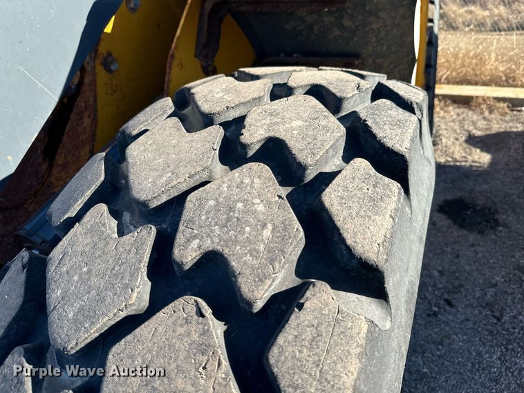 image for item OJ9526 2005 John Deere 444J wheel loader