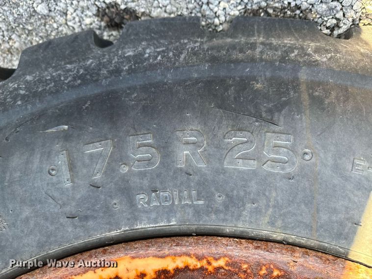 image for item OJ9526 2005 John Deere 444J wheel loader