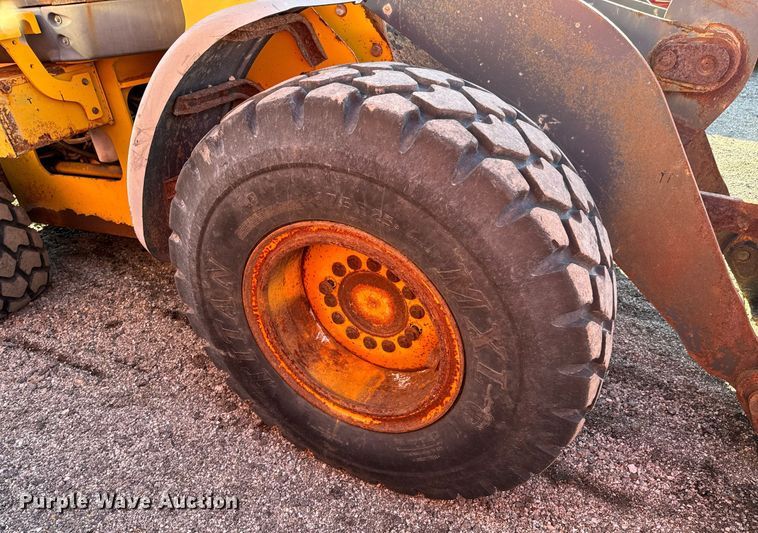 image for item OJ9526 2005 John Deere 444J wheel loader