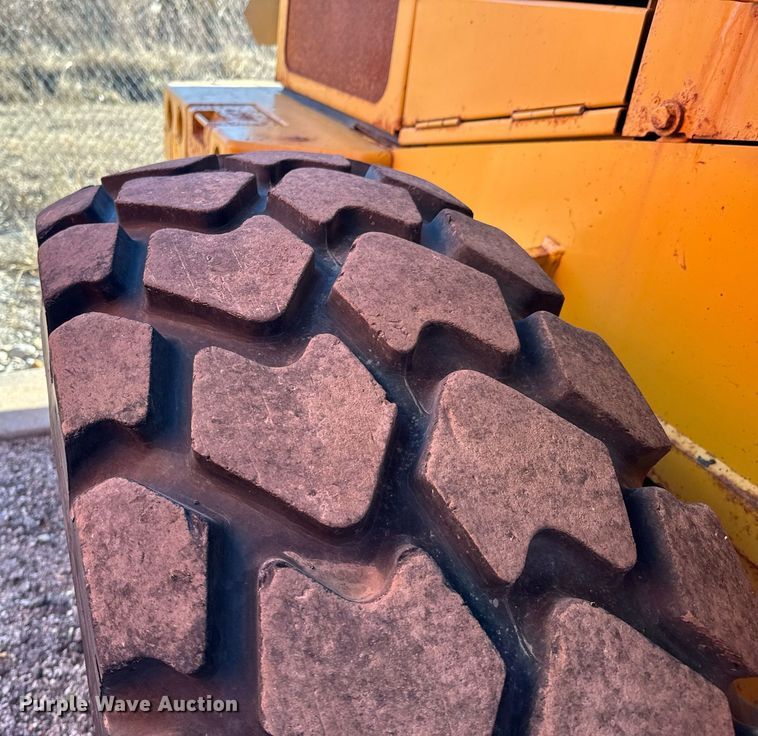 image for item OJ9526 2005 John Deere 444J wheel loader
