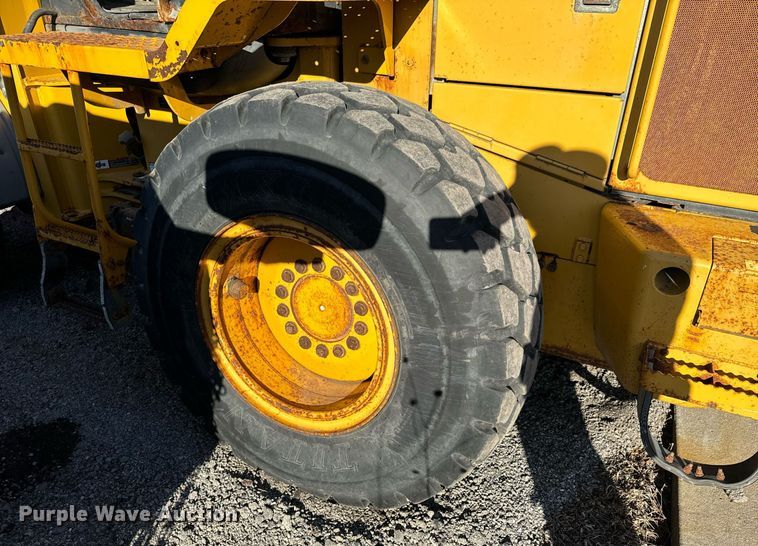 image for item OJ9526 2005 John Deere 444J wheel loader