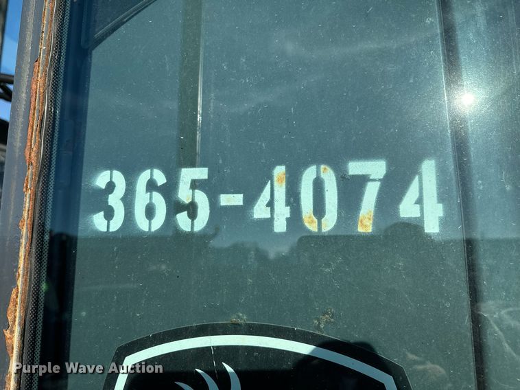 image for item OJ9526 2005 John Deere 444J wheel loader