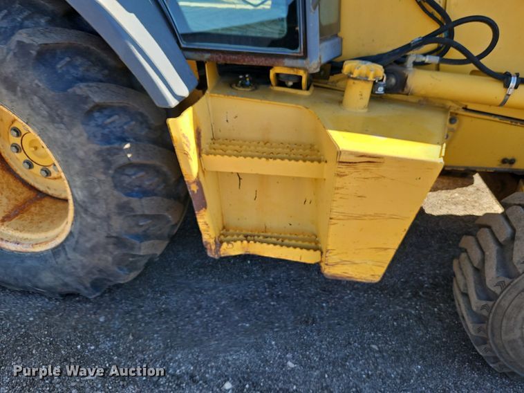 image for item OJ9540 2003 John Deere 310G backhoe