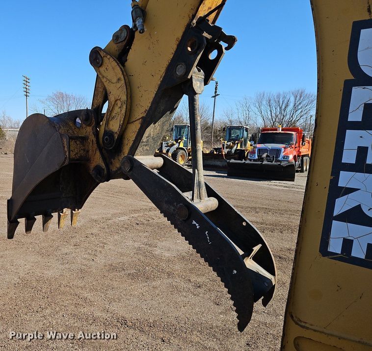 image for item OJ9540 2003 John Deere 310G backhoe