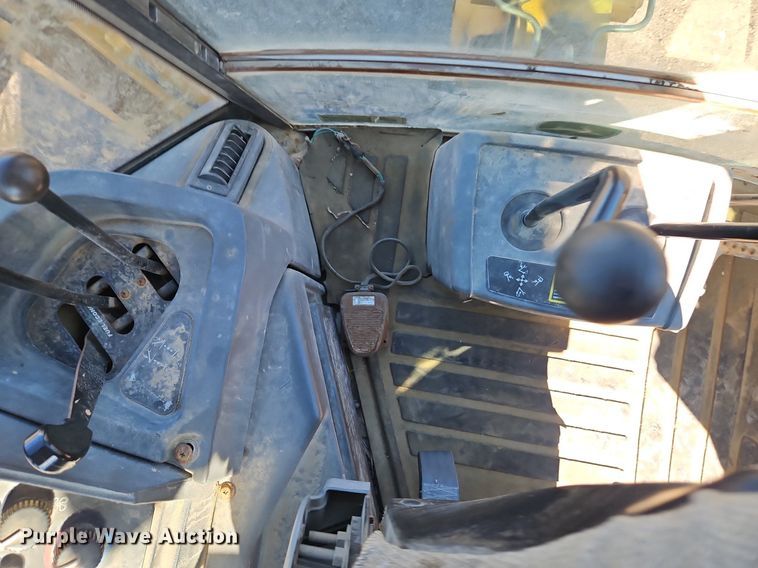 image for item OJ9540 2003 John Deere 310G backhoe