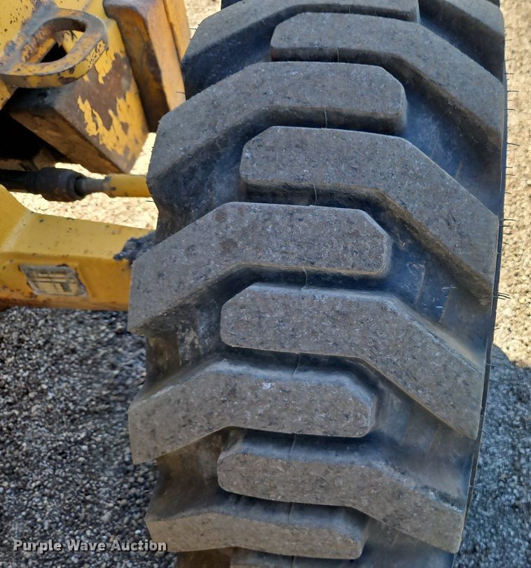 image for item OJ9540 2003 John Deere 310G backhoe