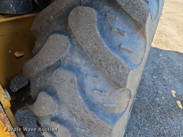 image for item OJ9540 2003 John Deere 310G backhoe