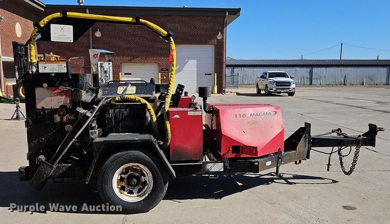 image for item OJ9557 2009 Cimline 110DH melter applicator