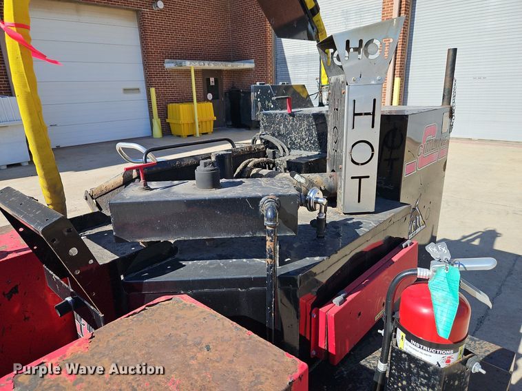 image for item OJ9557 2009 Cimline 110DH melter applicator