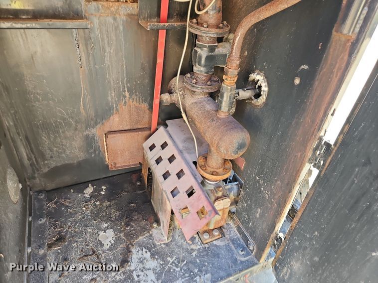 image for item OJ9557 2009 Cimline 110DH melter applicator