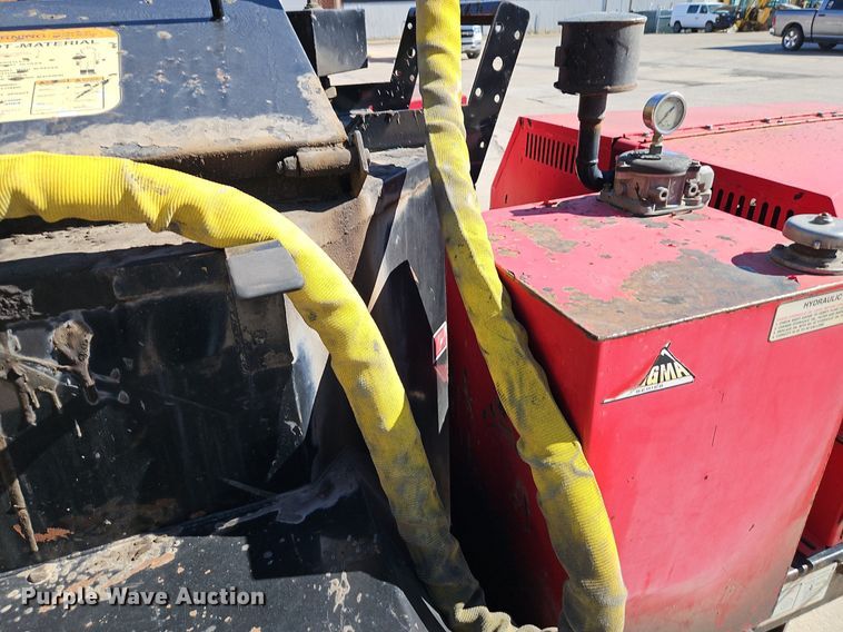 image for item OJ9557 2009 Cimline 110DH melter applicator