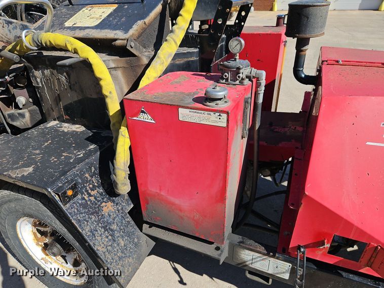 image for item OJ9557 2009 Cimline 110DH melter applicator