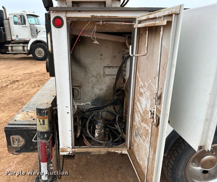 image for item DG4266 2011 Ford  F450 Super Duty utility / service truck