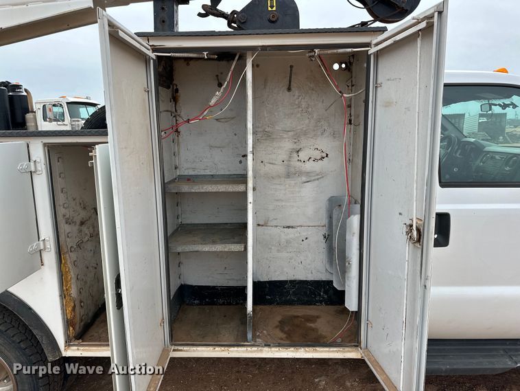 image for item DG4266 2011 Ford  F450 Super Duty utility / service truck