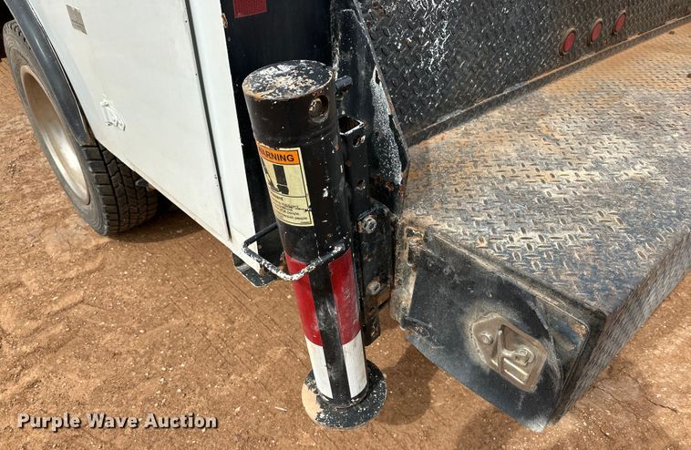 image for item DG4266 2011 Ford  F450 Super Duty utility / service truck