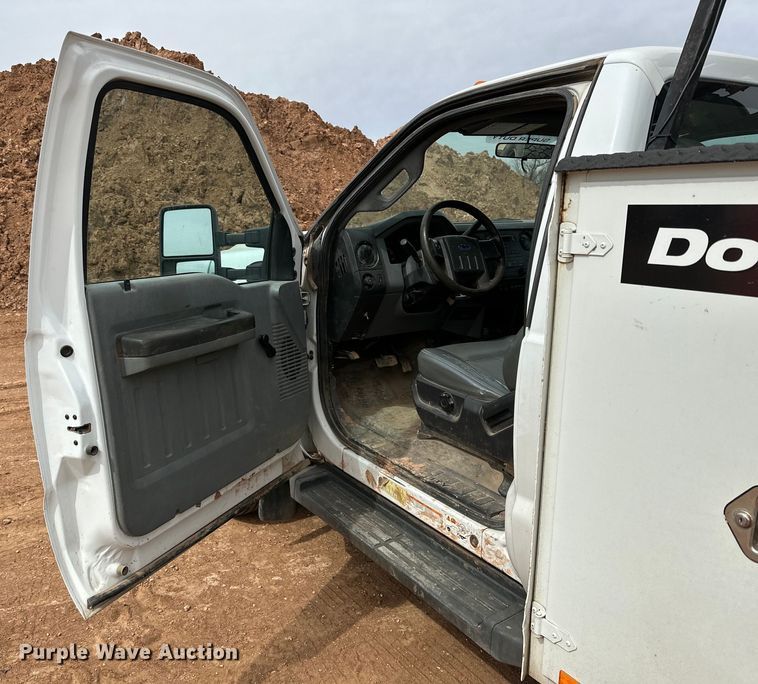 image for item DG4266 2011 Ford  F450 Super Duty utility / service truck