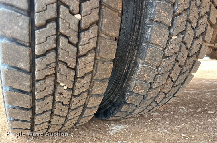 image for item DG4266 2011 Ford  F450 Super Duty utility / service truck