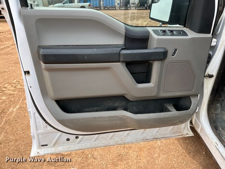 image for item DG4271 2019 Ford F150 SuperCrew pickup truck