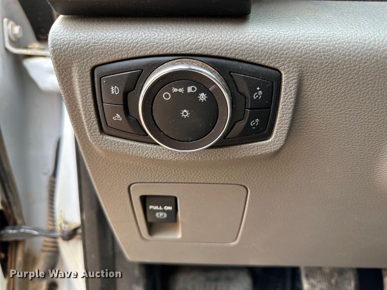 image for item DG4271 2019 Ford F150 SuperCrew pickup truck