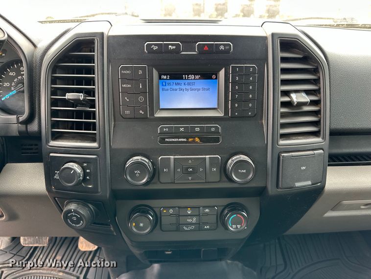 image for item DG4271 2019 Ford F150 SuperCrew pickup truck