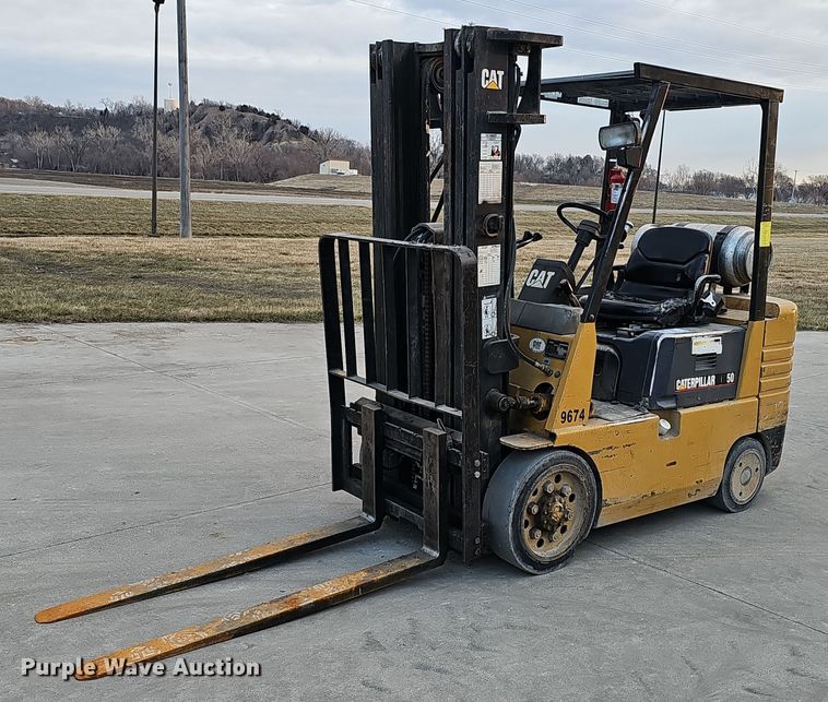 image for item DK0554 Caterpillar GC25 forklift