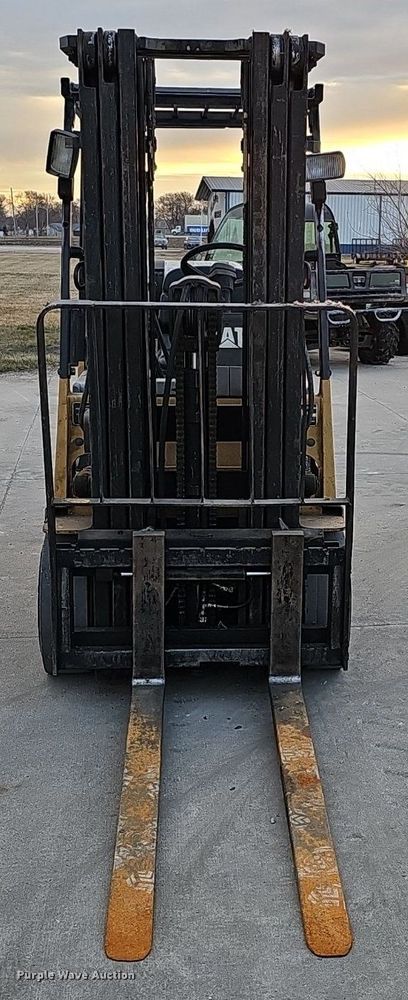 image for item DK0554 Caterpillar GC25 forklift