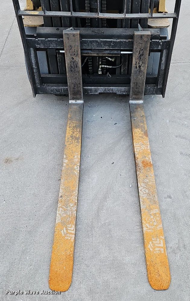 image for item DK0554 Caterpillar GC25 forklift