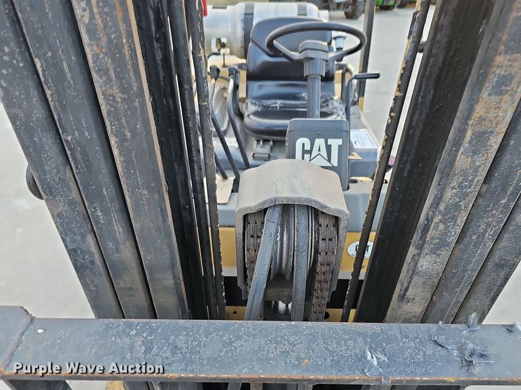 image for item DK0554 Caterpillar GC25 forklift