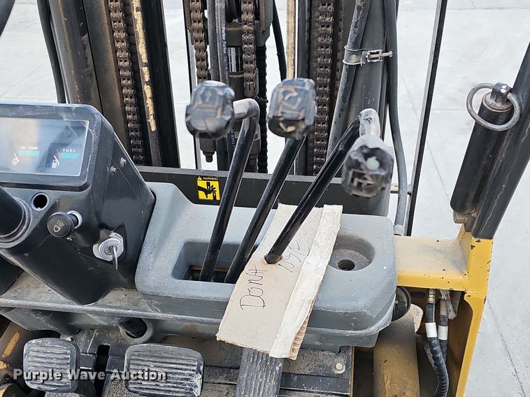 image for item DK0554 Caterpillar GC25 forklift