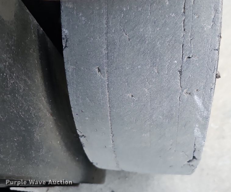 image for item DK0554 Caterpillar GC25 forklift